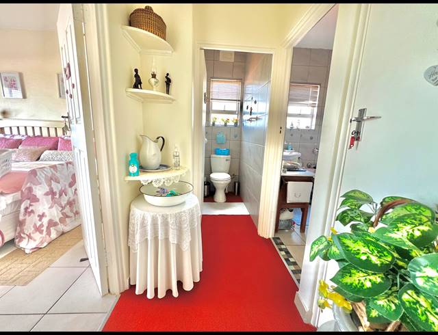 2 BEDROOM APARTMENT FOR SALE IN SCOTTBURGH CENTRAL